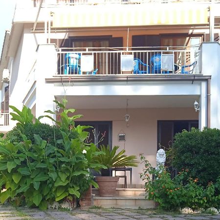 I Tre Leoni Affittacamere Civitavecchia Dış mekan fotoğraf
